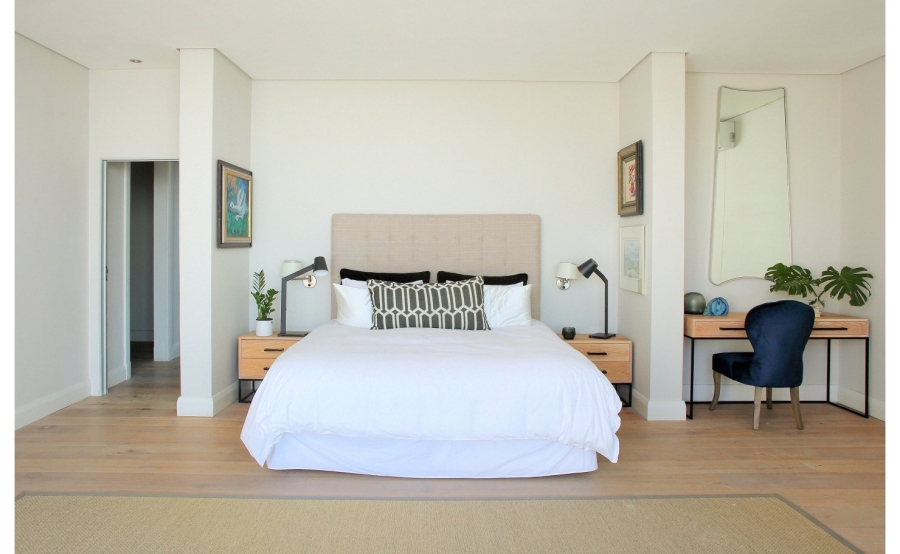 To Let 6 Bedroom Property for Rent in Llandudno Western Cape